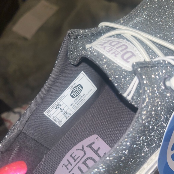 **SOLD** Hey Dude Gray Loafers Slip-On Casual Shoes - Picture 3 of 5